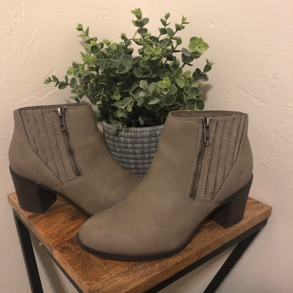Ana Ocean Block Size 7.5 Taupe/Gray Booties - Picture 12 of 12
